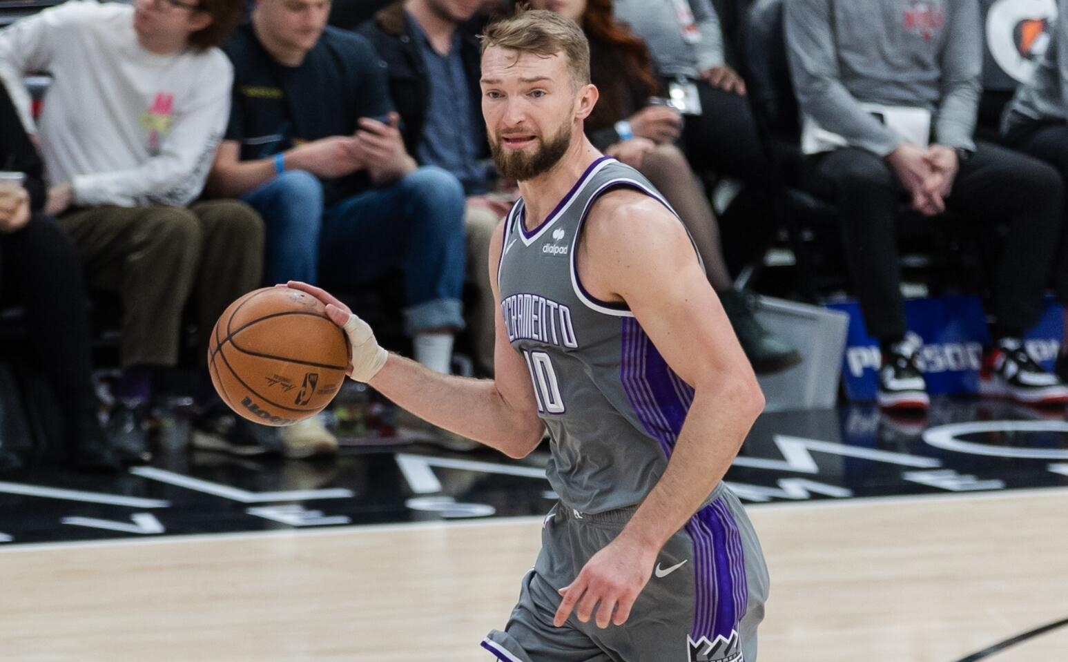 体育视频直播-赛前体能课后，切尔西外线爆发备战NBA季后赛，气氛紧张，训练强度明显提升(北控篮球邀请特殊学生现场感受cba京津大战)